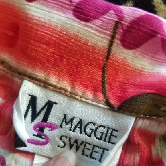 SOLD OUT 💕 Vintage Maggie Sweet Floral Button 💕 Down - Picture 9 of 10